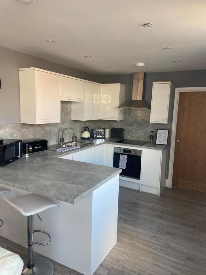 Spacious One Bedroom Ground Floor Apartment Harrogate Exterior photo