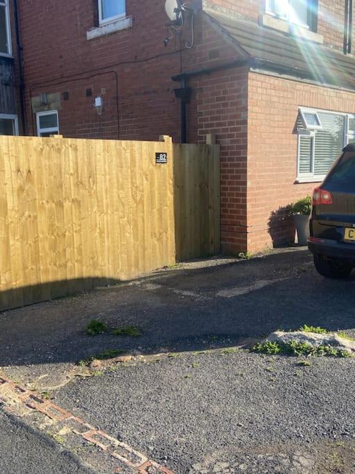 Spacious One Bedroom Ground Floor Apartment Harrogate Exterior photo