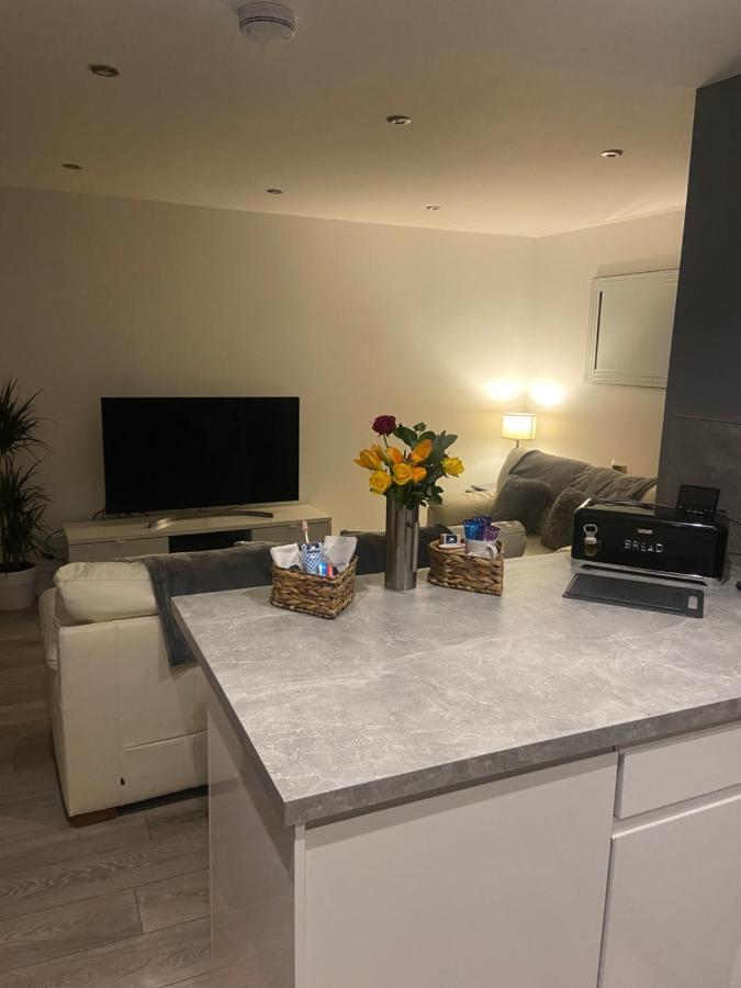 Spacious One Bedroom Ground Floor Apartment Harrogate Exterior photo